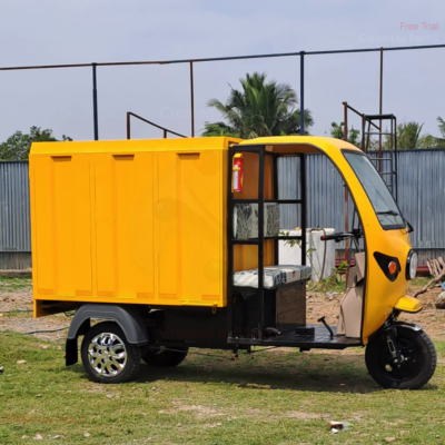 Closed Body E-Rickshaw Loader