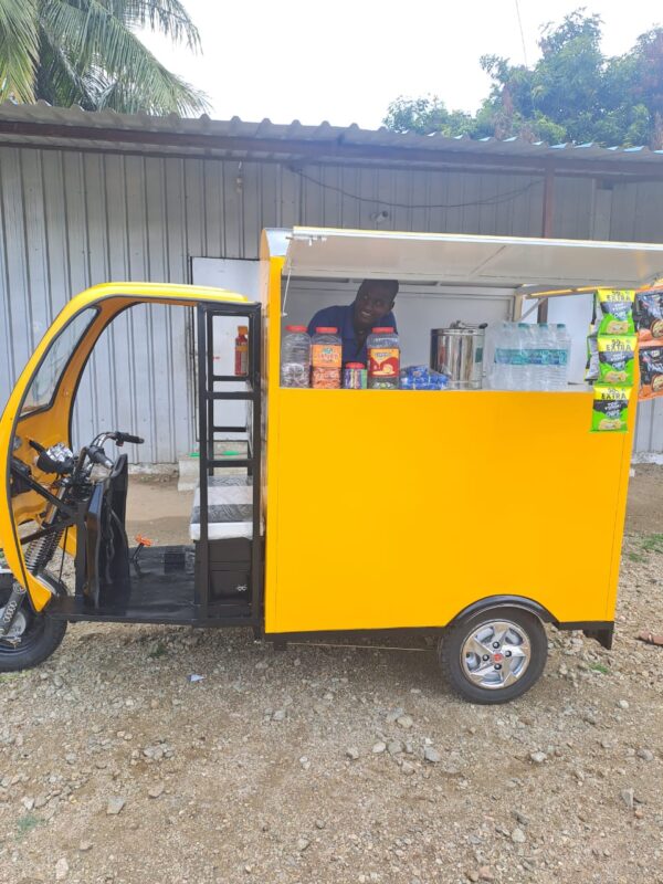 Loader E-Rickshaw Shop